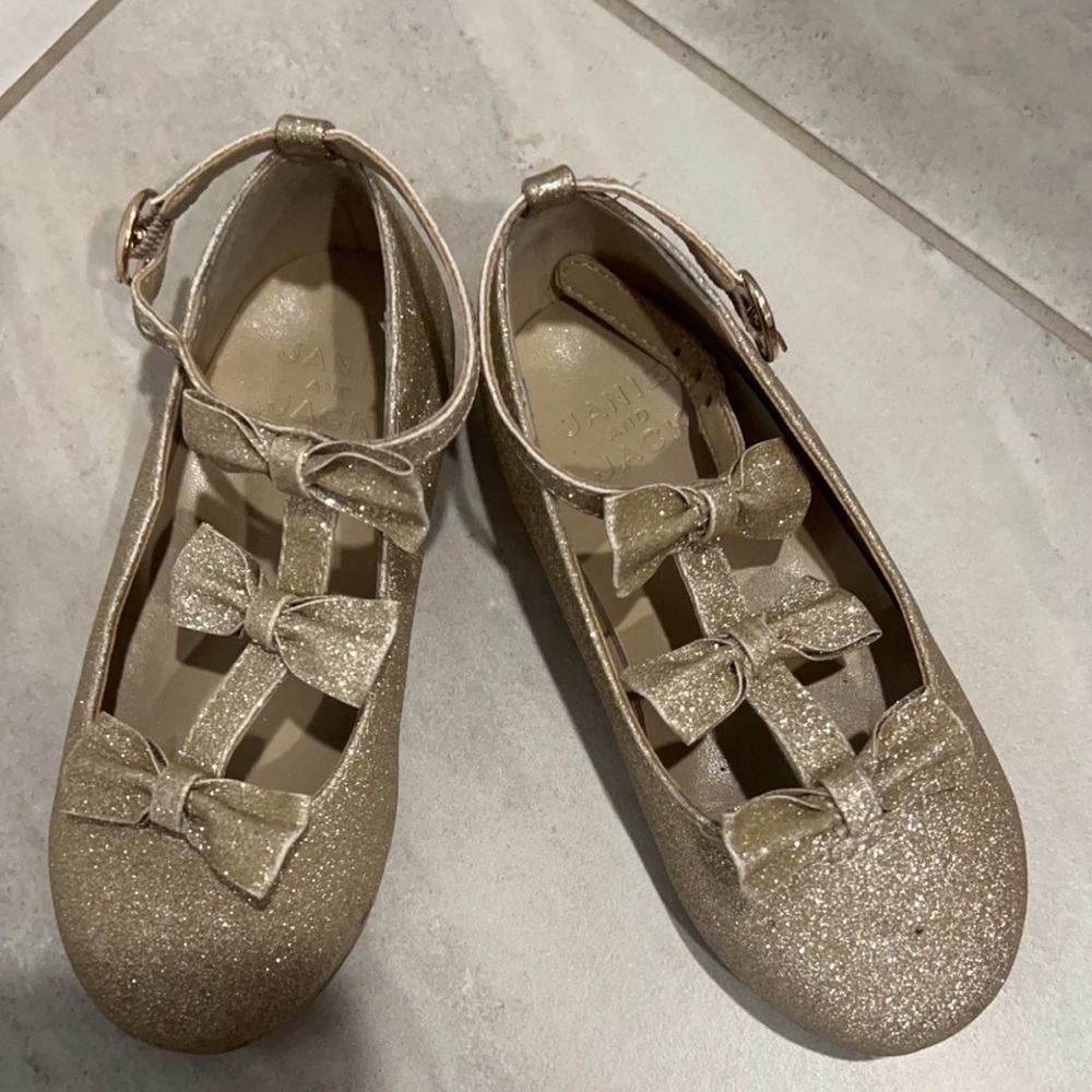 Like new Janie and Jack gold shoes